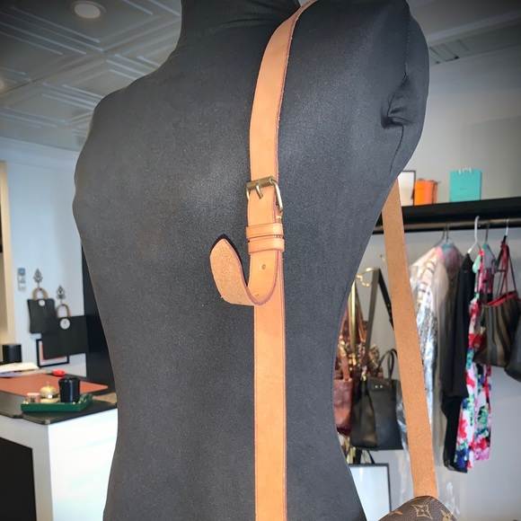 Louis Vuitton Monogram Cartouchière MM - Picture 8 of 10